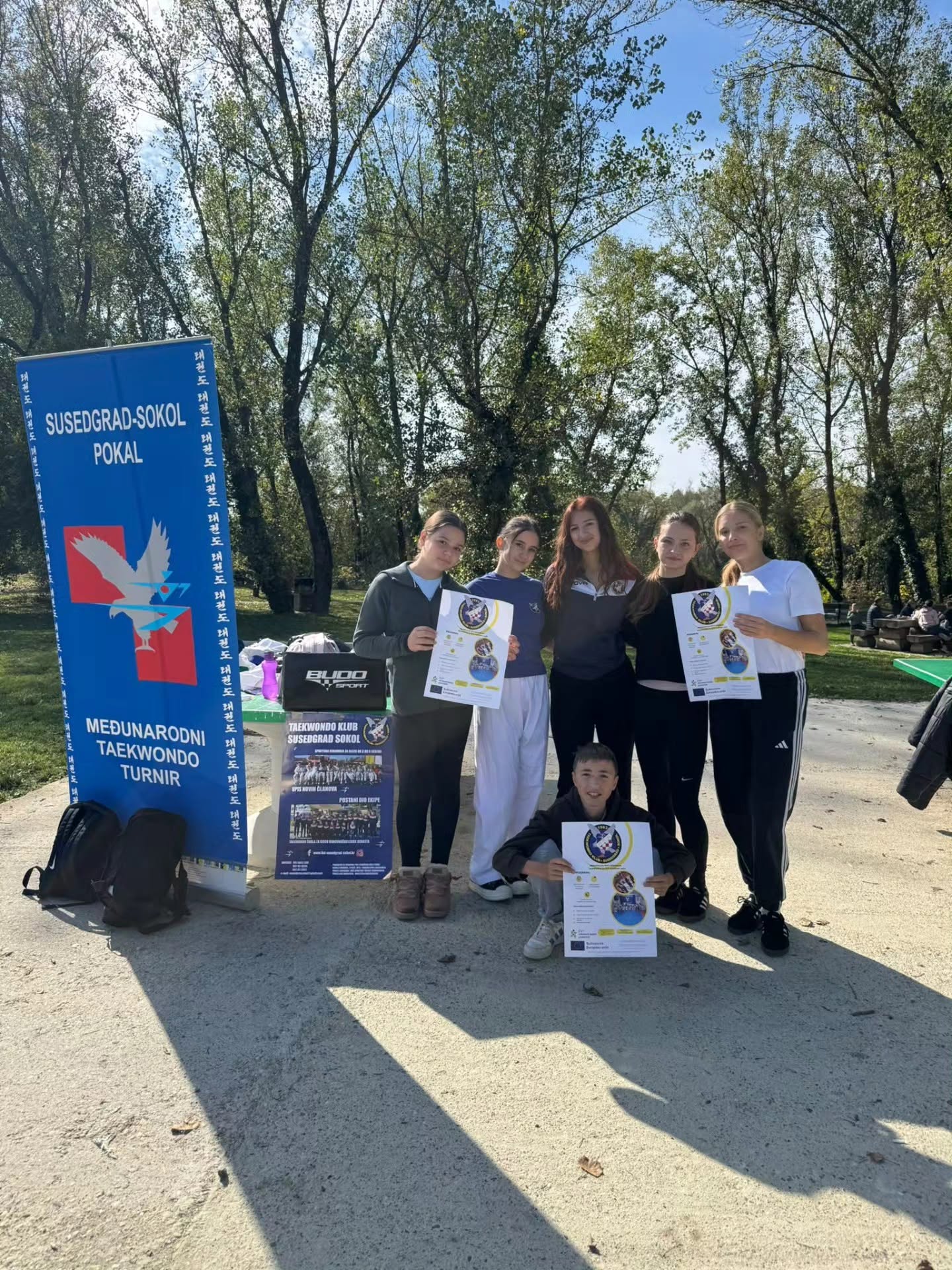 Članovi Susedgrad Sokola na Jesenskom pikniku u Podsusedu