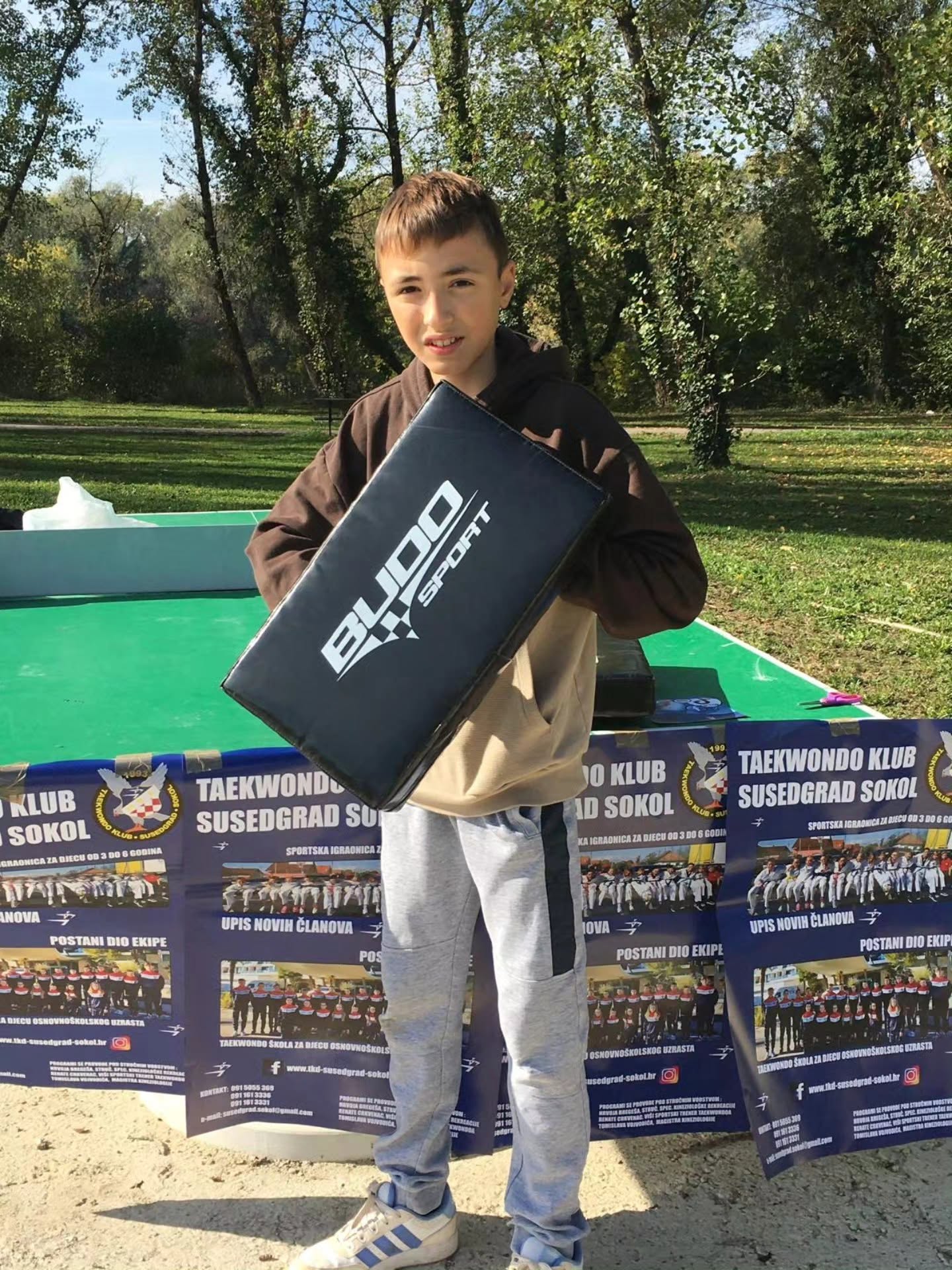 Taekwondo oprema na klupskom štandu u Podsusedu